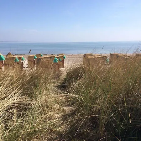 Liebevoll Eingerichtetes Ca 60 Qm Grosses 3-zimmer-app *