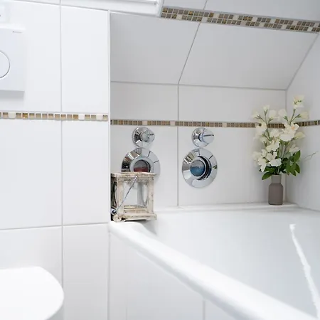 Apartament Liebevoll Eingerichtetes Ca 60 Qm Grosses 3-zimmer-app *