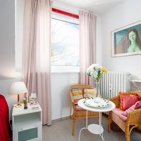 Apartament Liebevoll Eingerichtetes Ca 60 Qm Grosses 3-zimmer-app *