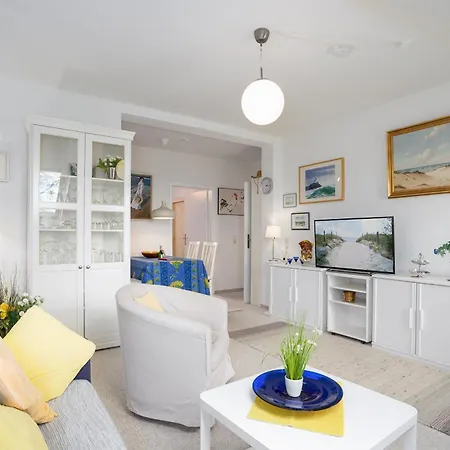 Apartament Liebevoll Eingerichtetes Ca 60 Qm Grosses 3-zimmer-app *